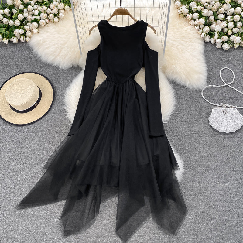 Schwarzes unregelmäßiges langärmliges schulterfreies Kleid Modekleid 10872