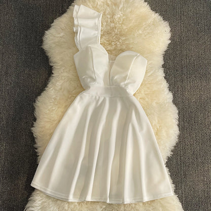Süßes kurzes A-Linien-Kleid One-Shoulder-Kleid 10809