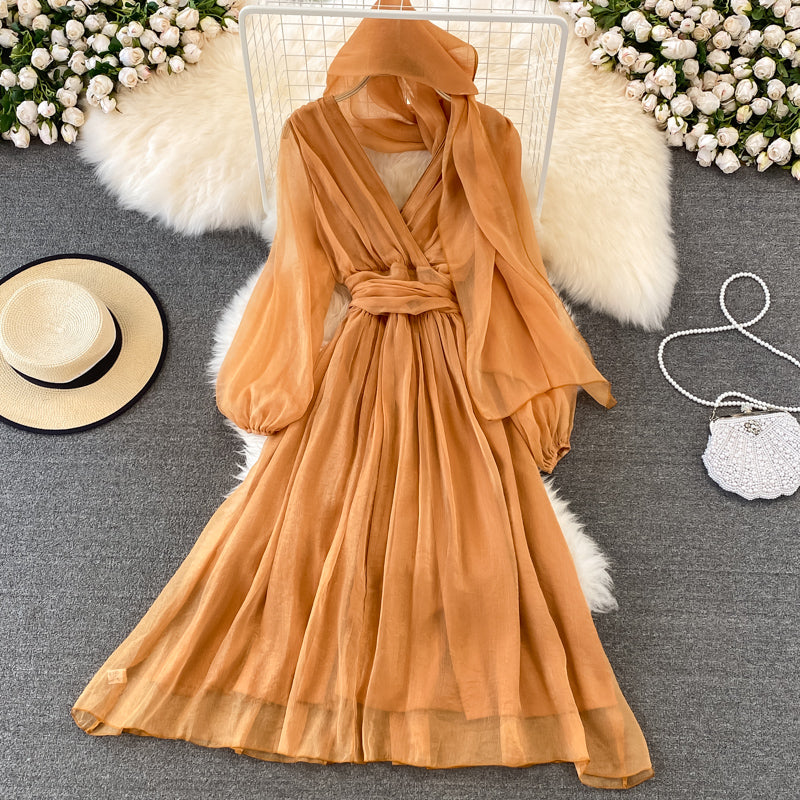Süßes weiches Chiffonkleid mit V-Ausschnitt, modisches Mädchenkleid und Schal 10791