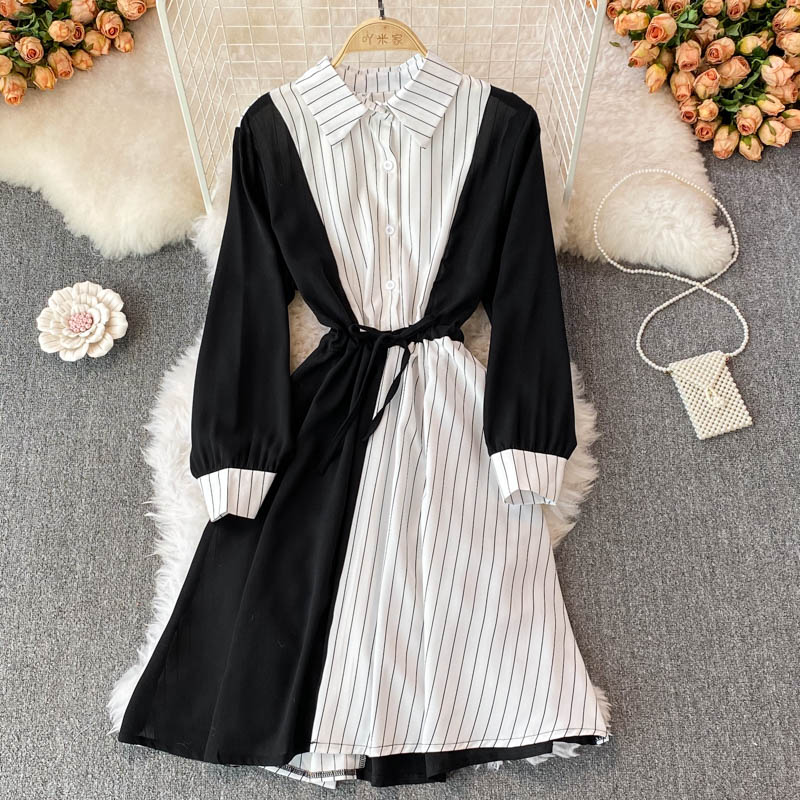 Schlichtes, gestreiftes Hemdkleid in A-Linie 10771 