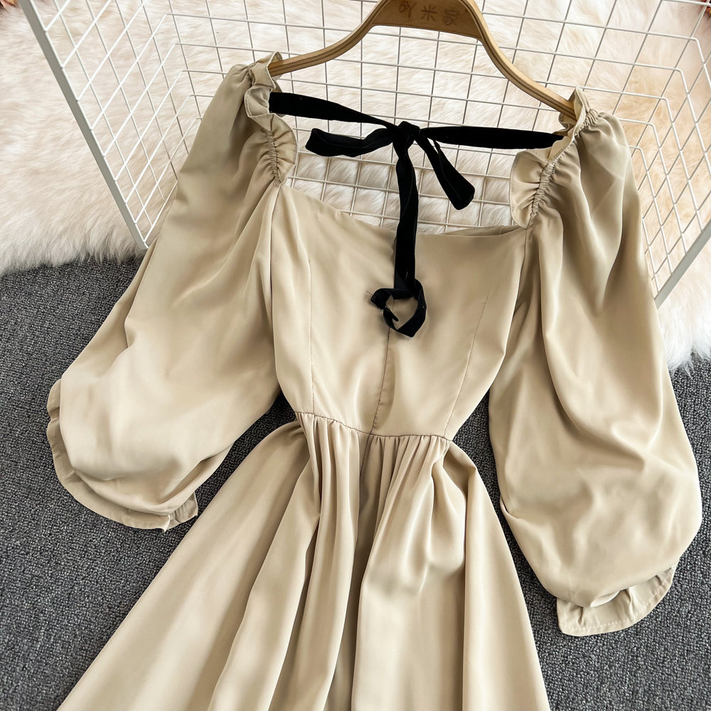 Süßes Kleid mit Schleife und Puffärmeln 10724