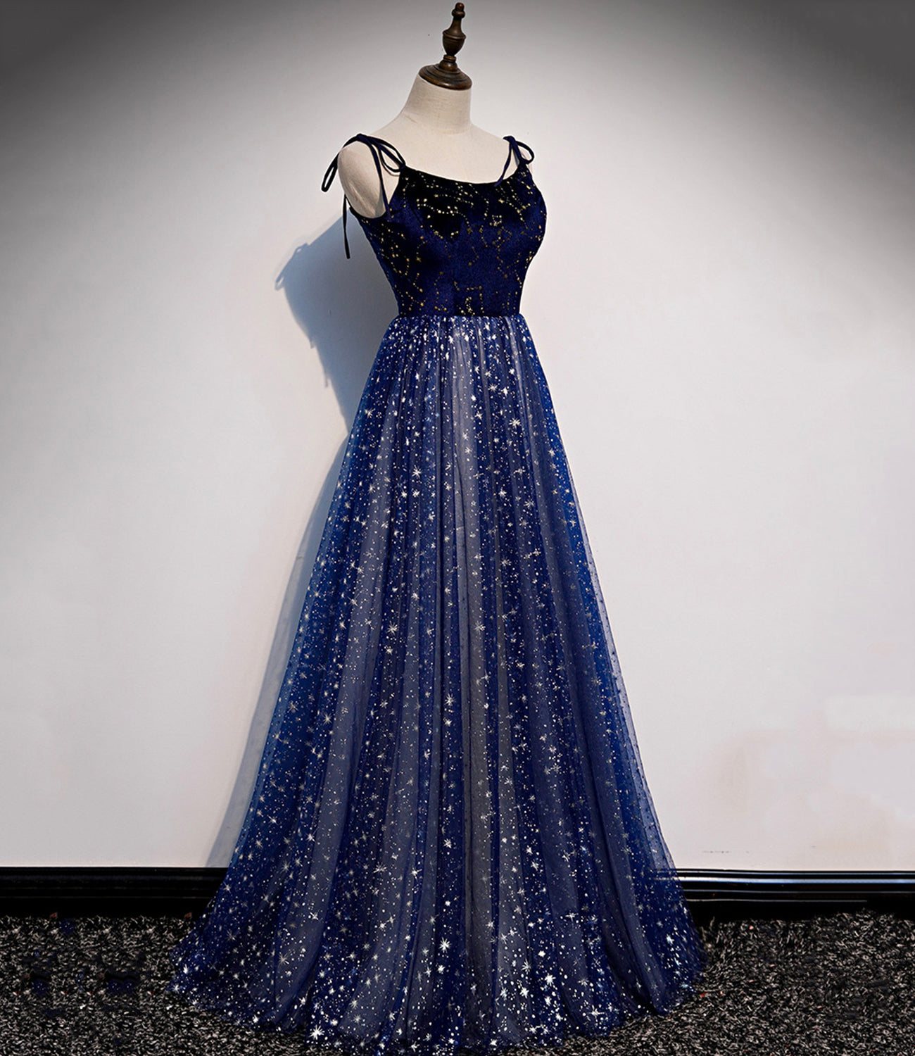 Langes Ballkleid aus blauem Samt-Tüll Abendkleid in A-Linie 10515