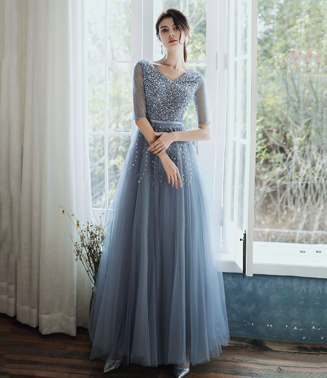 Langes Ballkleid aus blauem Tüll mit Perlen A-Linie Abendkleid 10333