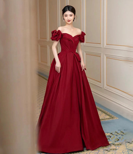 Langes Ballkleid aus bordeauxfarbenem Satin Abendkleid in A-Linie 10450