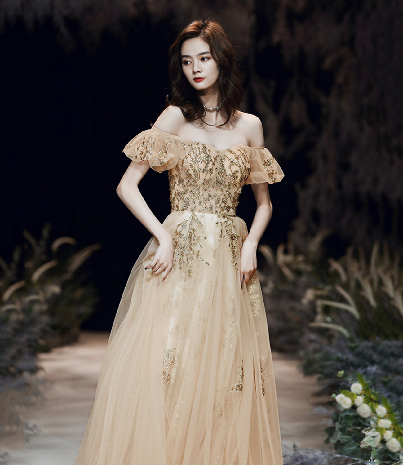 Langes Ballkleid mit goldenen Pailletten A-Linie Abendkleid 10484