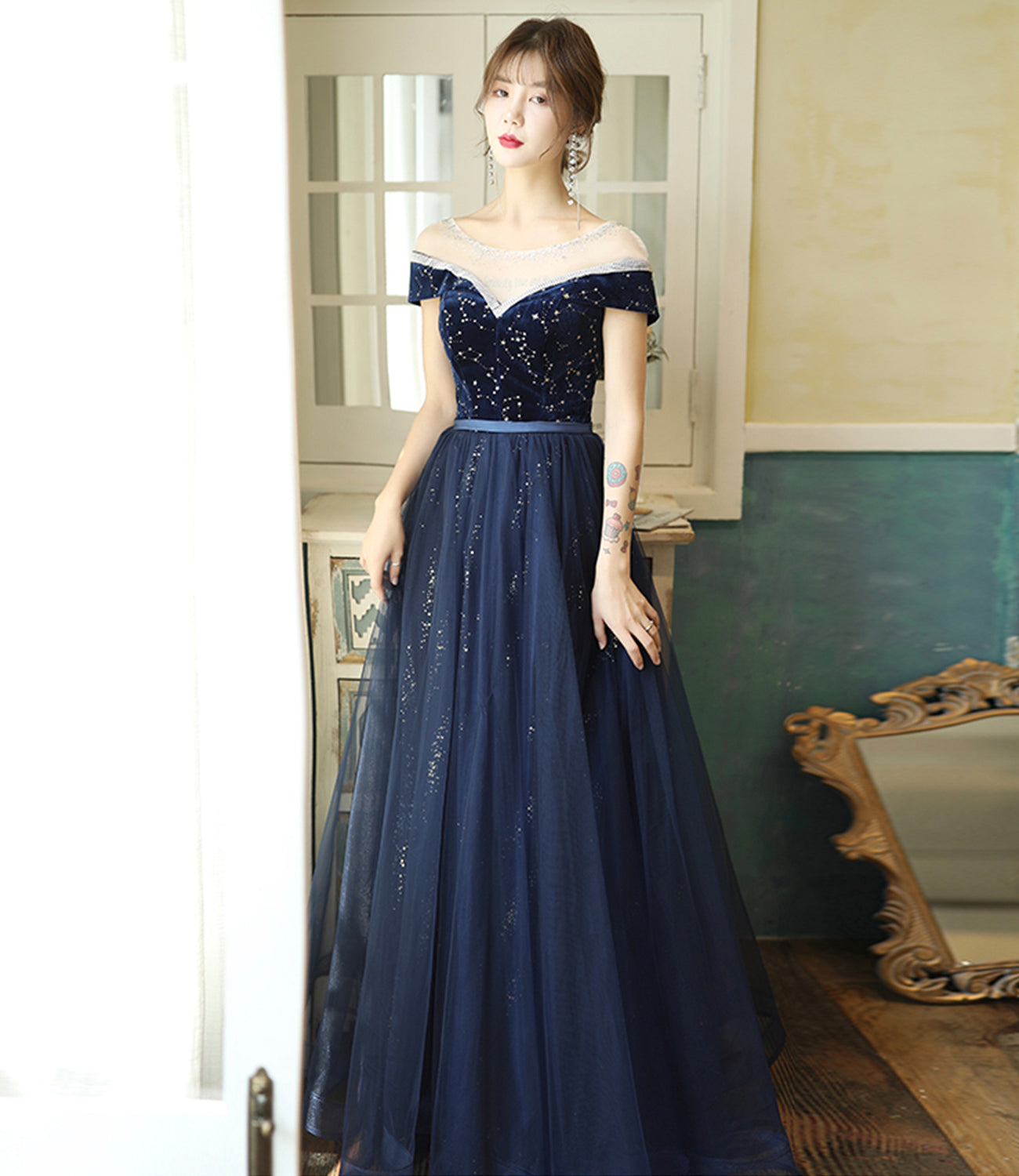 Robe de soirée longue en tulle et velours bleu 10384