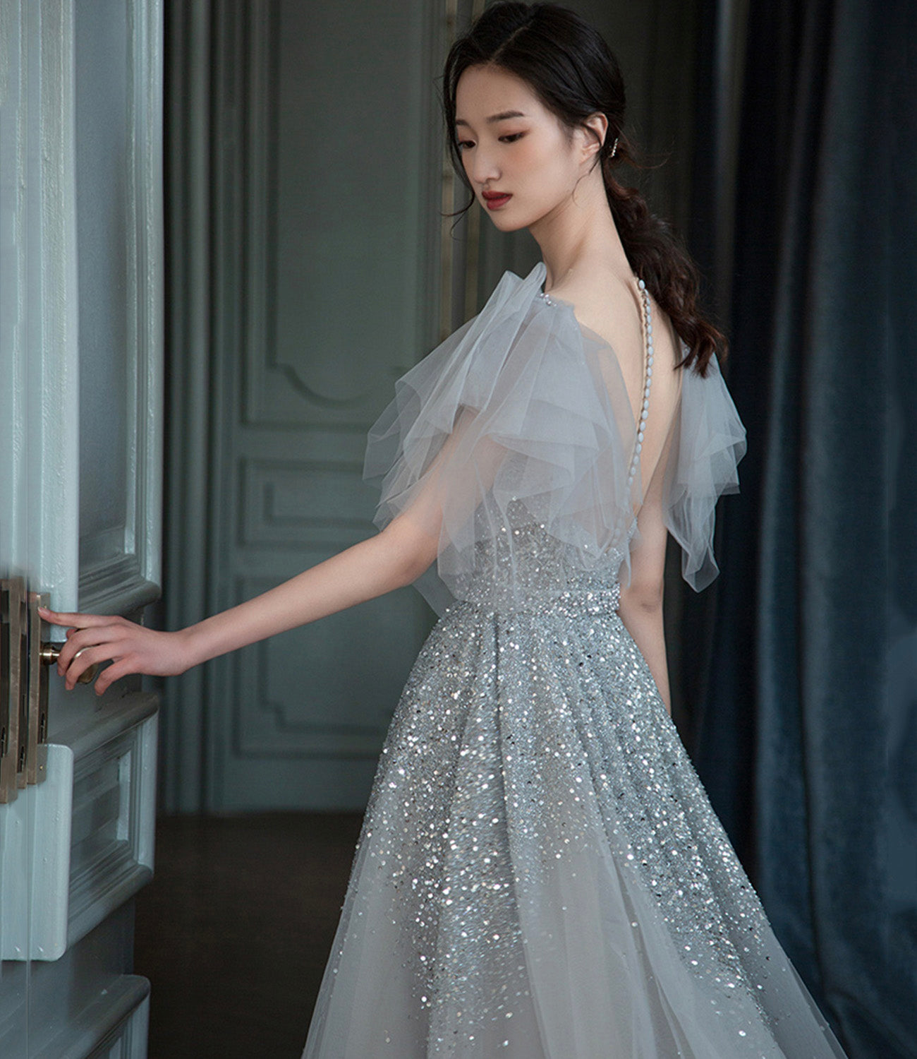 Langes Ballkleid aus grauem Tüll mit Pailletten A-Linie Abendkleid 10574