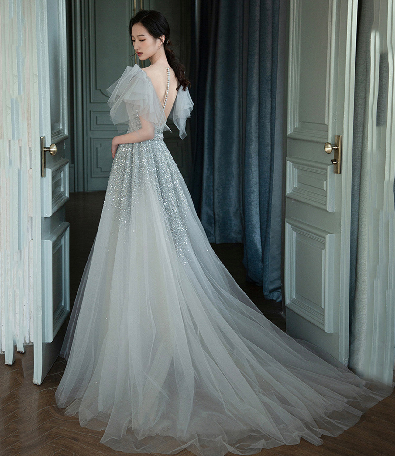 Langes Ballkleid aus grauem Tüll mit Pailletten A-Linie Abendkleid 10574