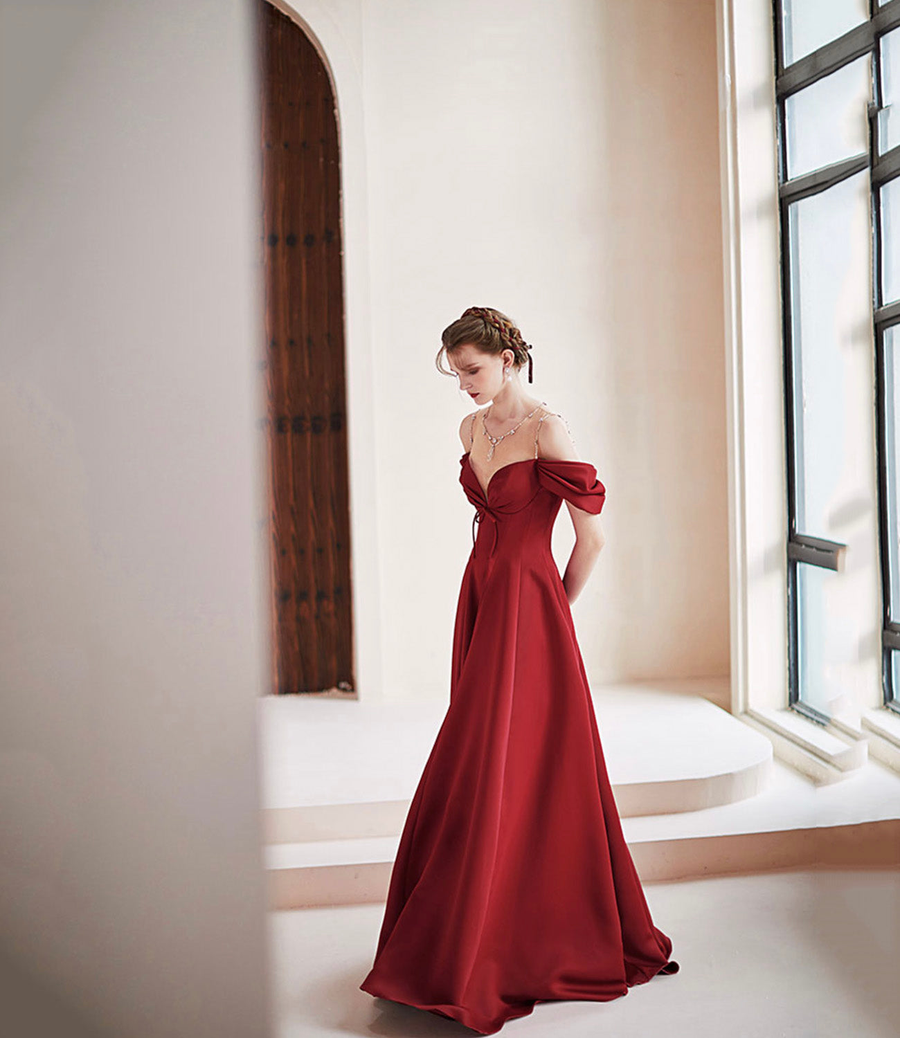 Langes Ballkleid aus Burgund-Satin A-Linie Abendkleid 10578