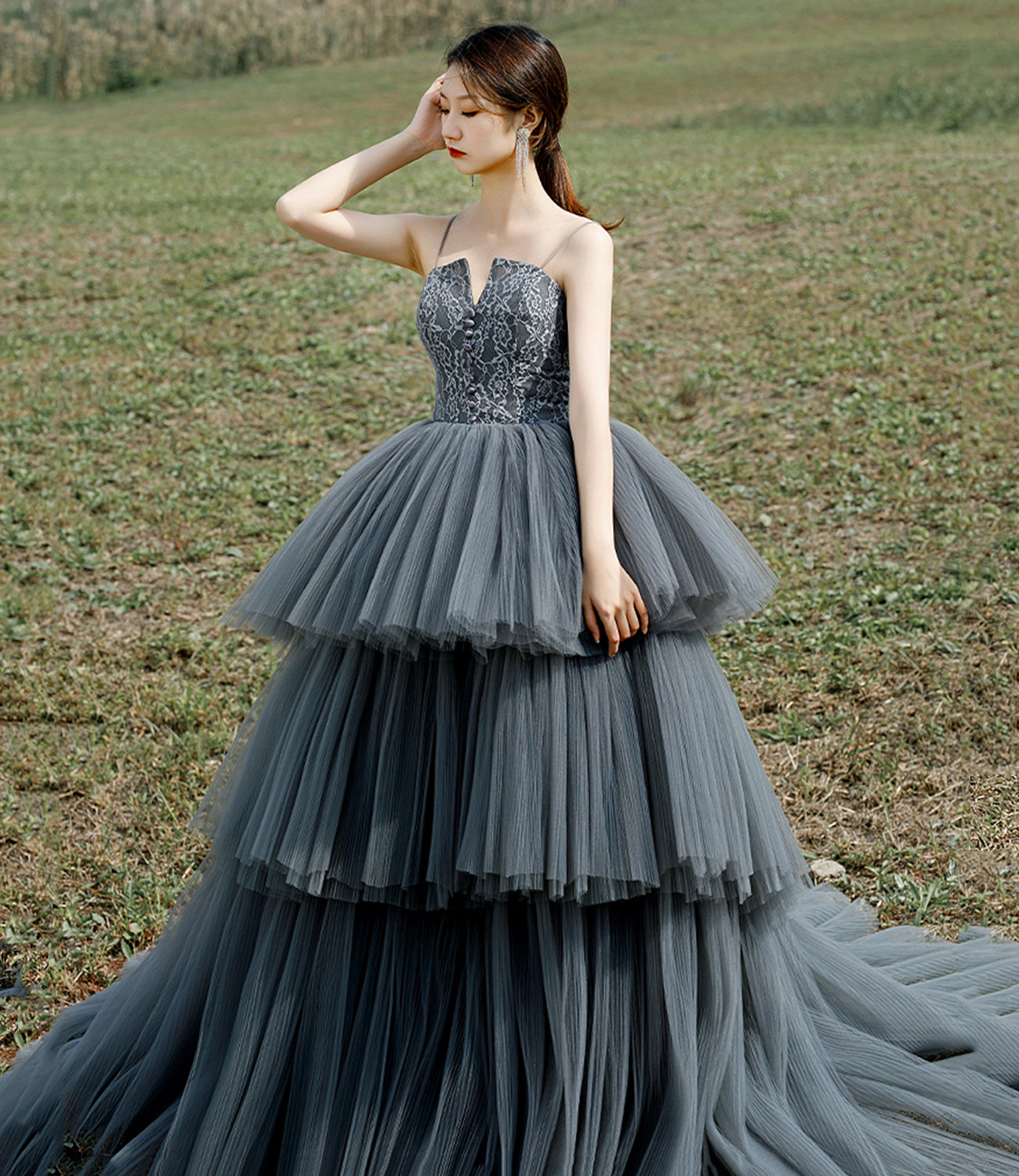 Robe de soirée longue en tulle et dentelle grise 10306