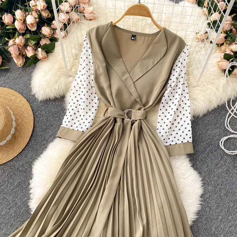Süßes Langarmkleid mit V-Ausschnitt A-Linie Modekleid 10667