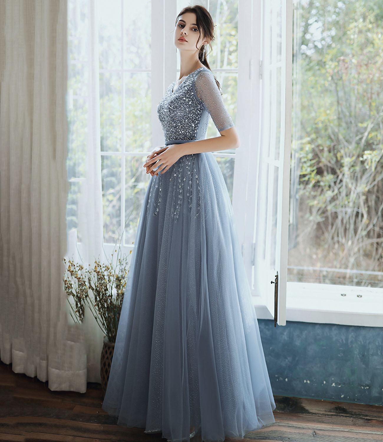 Langes Ballkleid aus blauem Tüll mit Perlen A-Linie Abendkleid 10333