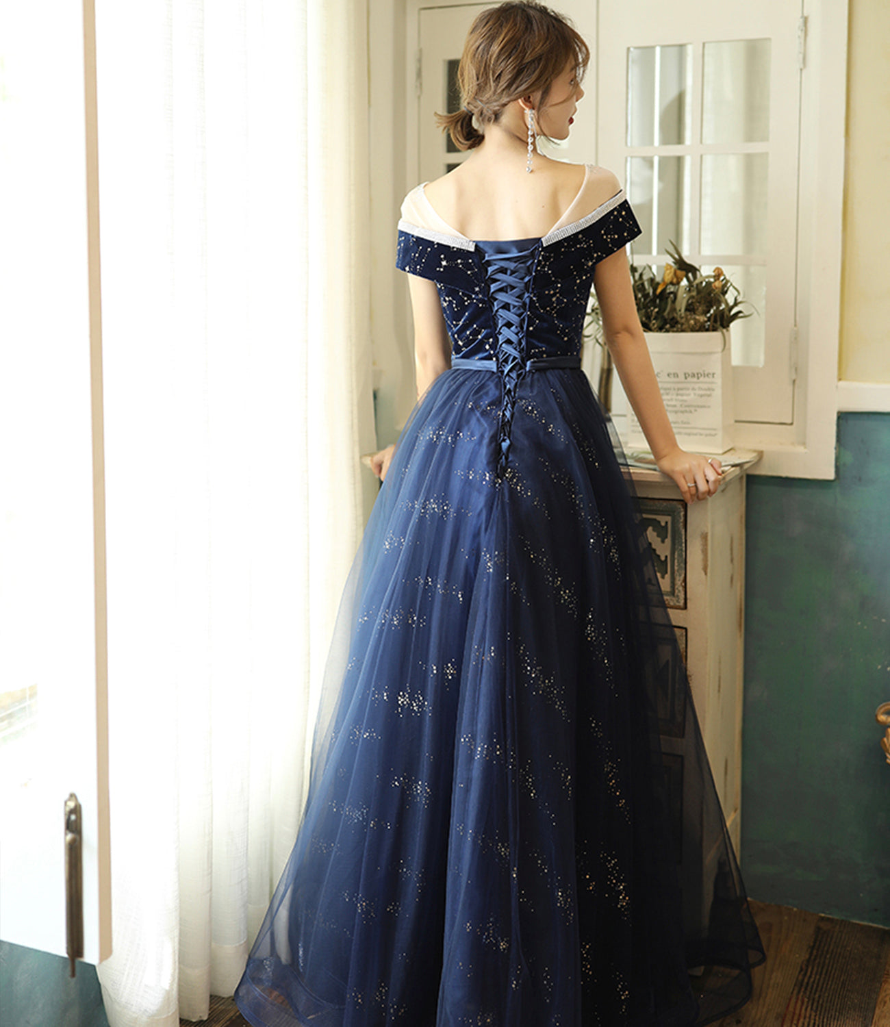 Robe de soirée longue en tulle et velours bleu 10384
