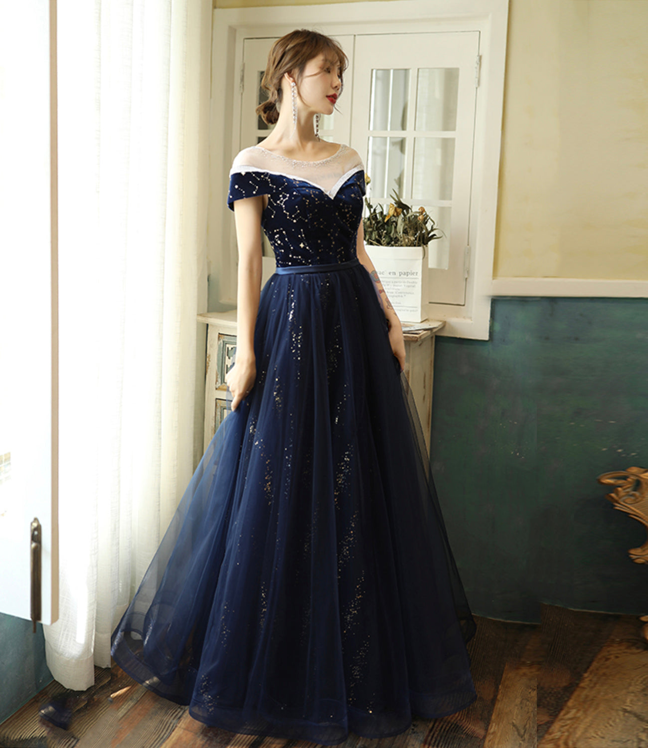 Robe de soirée longue en tulle et velours bleu 10384