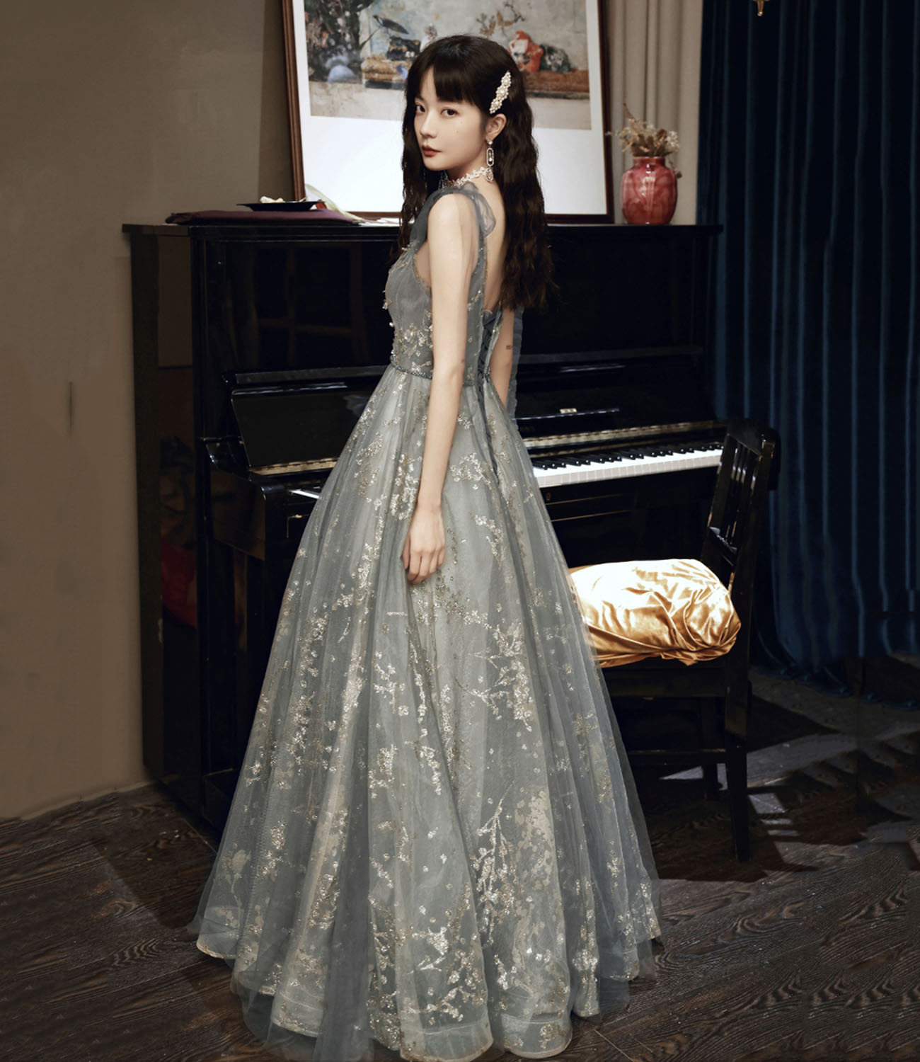 Robe de soirée trapèze en tulle gris à paillettes 10433