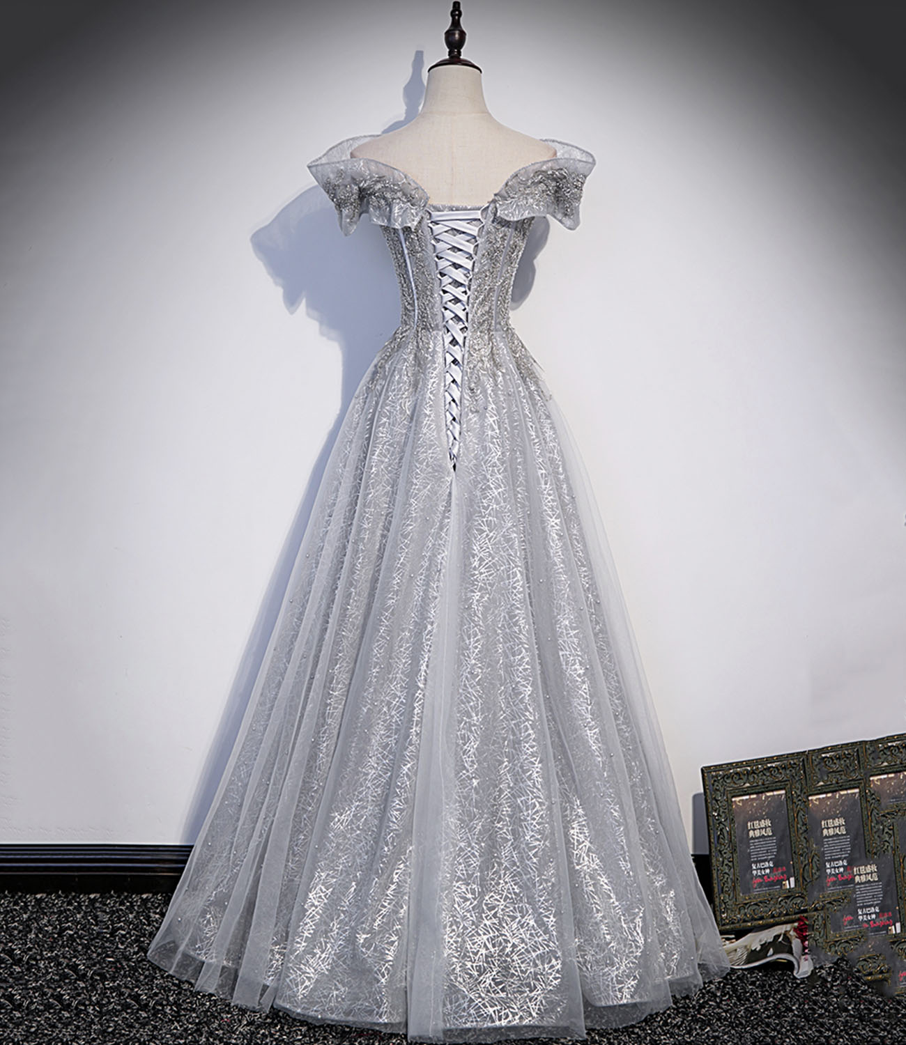 Langes Ballkleid aus grauer Tüllspitze A-Linie Abendkleid 10406