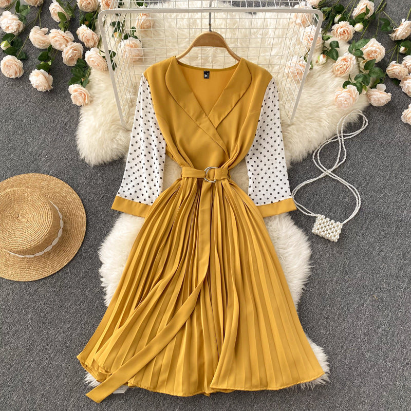 Süßes Langarmkleid mit V-Ausschnitt A-Linie Modekleid 10667