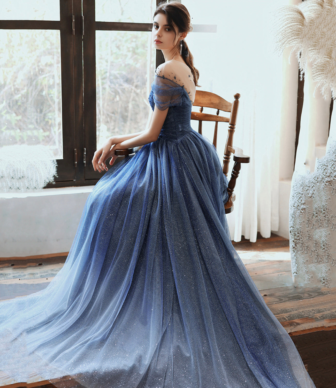 Langes Ballkleid aus blauem Tüll mit Pailletten blaues Abendkleid 10477