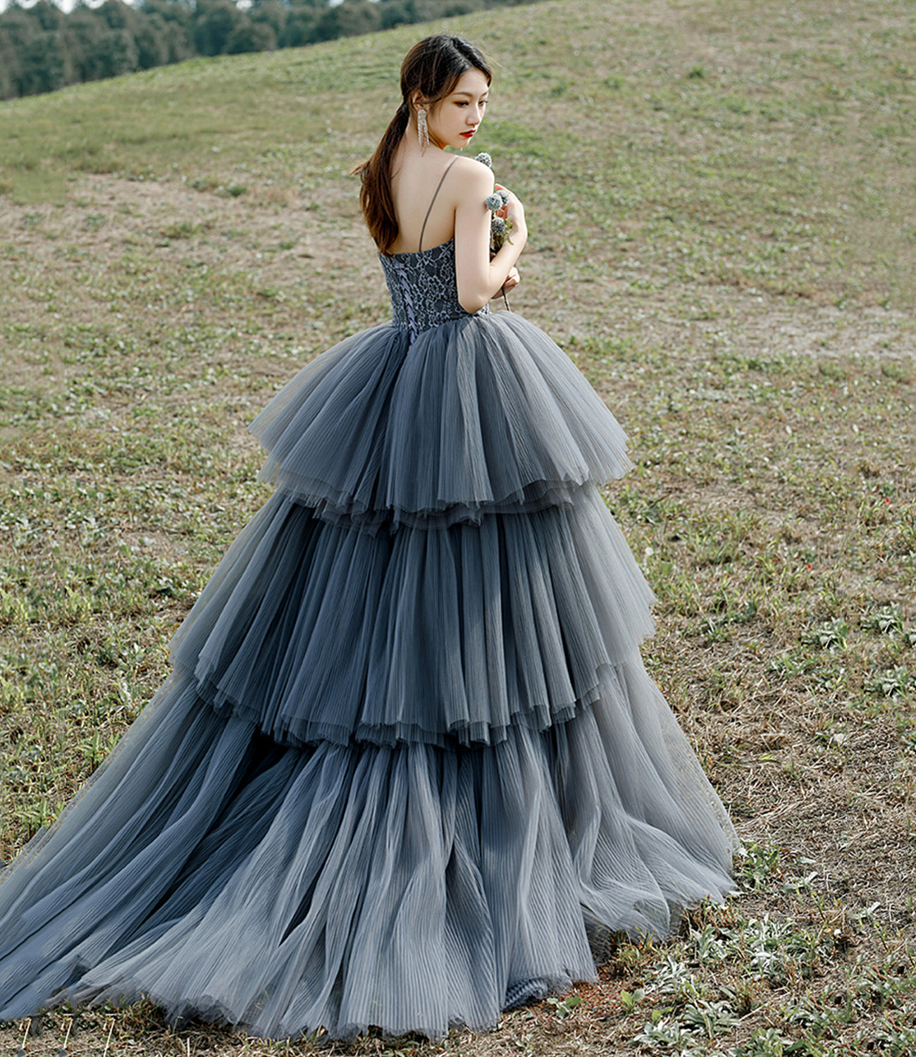 Robe de soirée longue en tulle et dentelle grise 10306