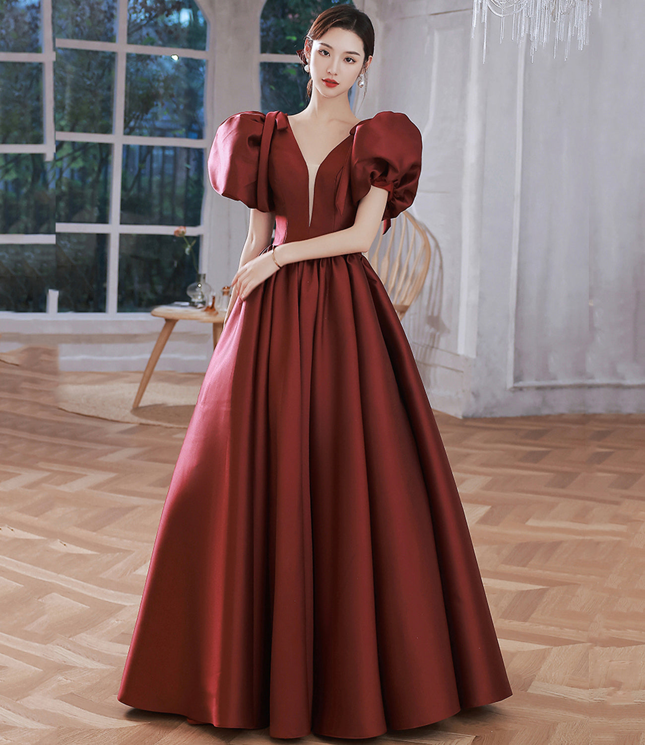 Langes Ballkleid aus Satin mit V-Ausschnitt in Burgund A-Linie Abendkleid 10314
