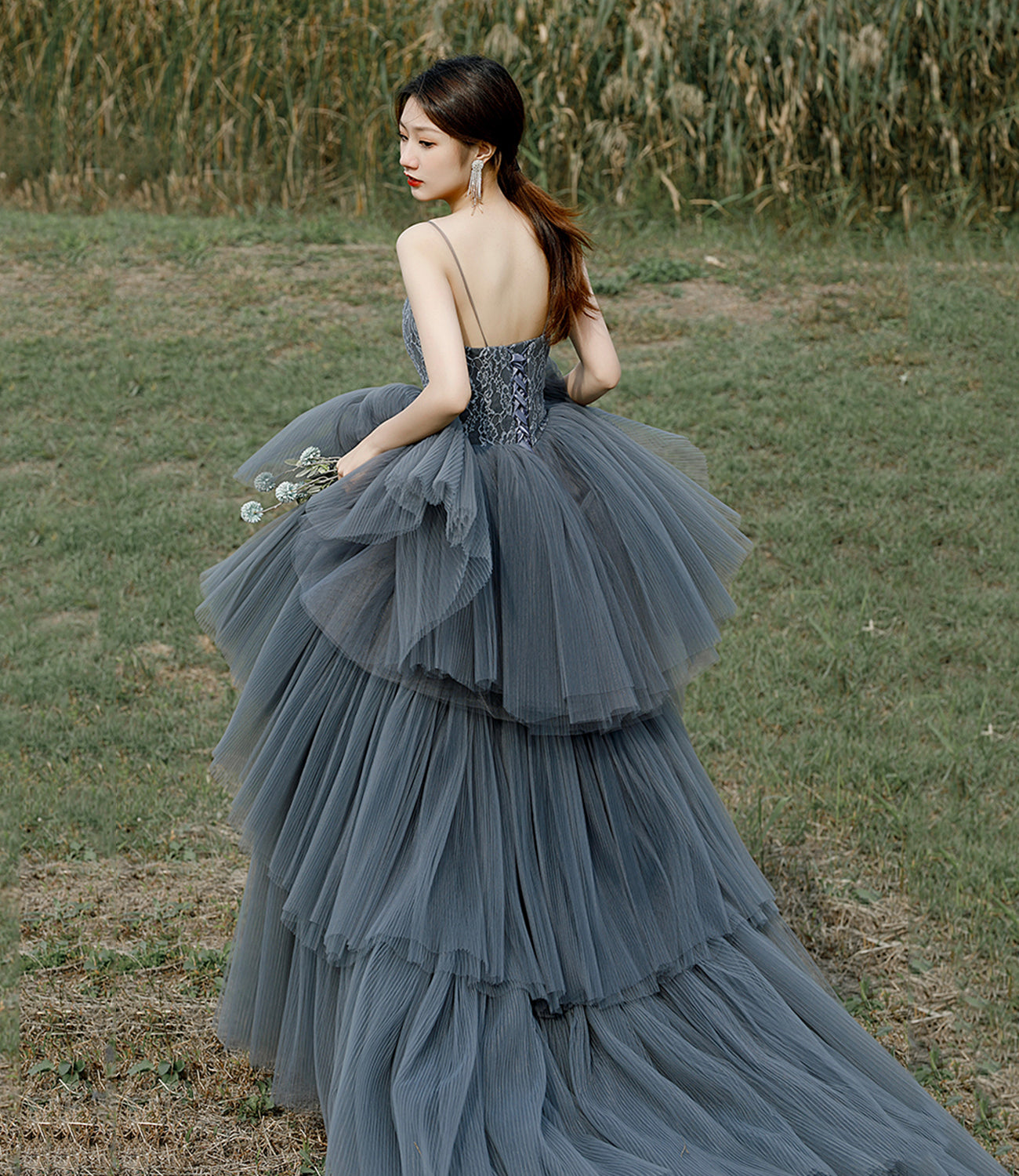 Robe de soirée longue en tulle et dentelle grise 10306