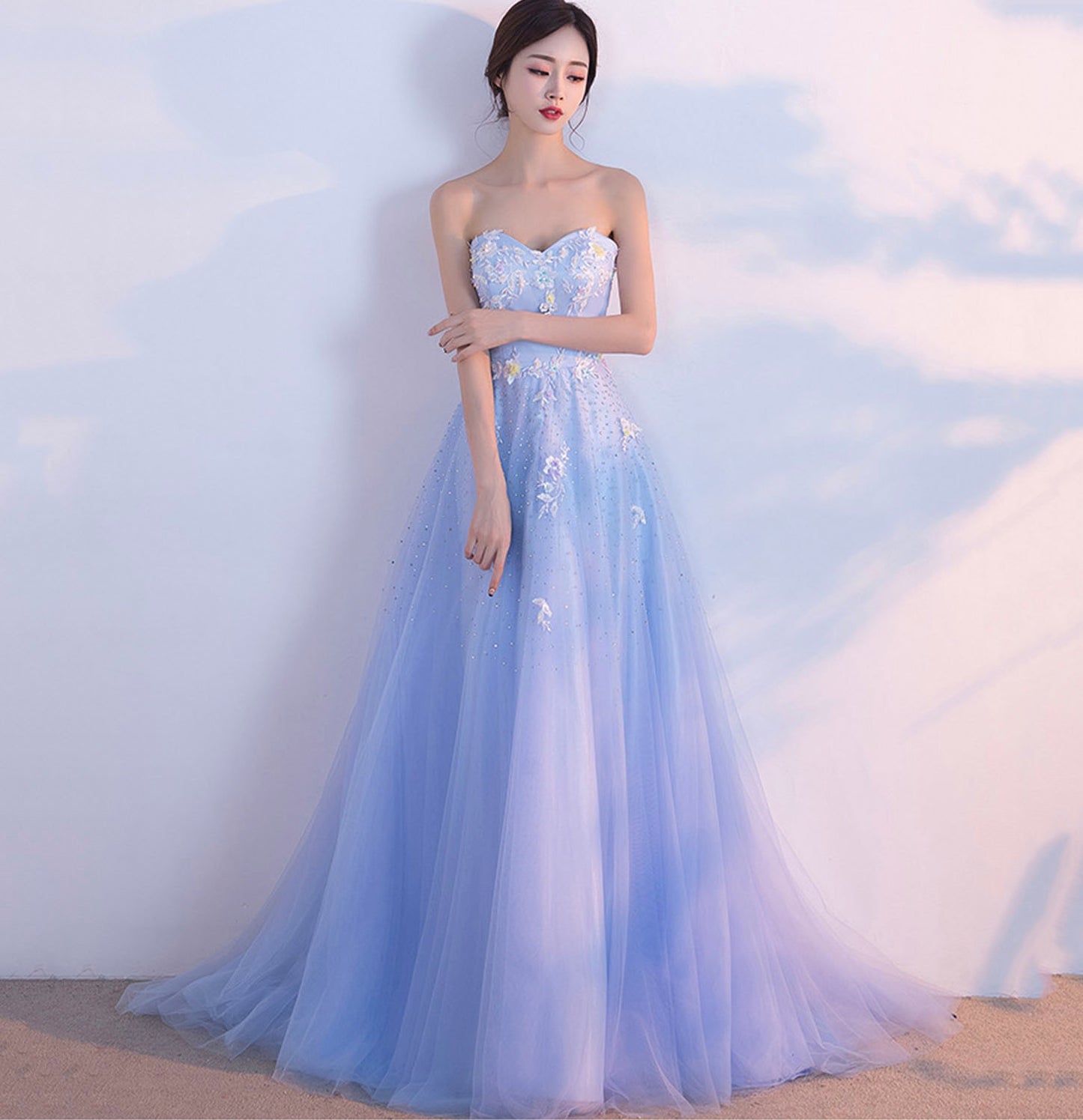 Robe de soirée longue en tulle bleu et dentelle 10211