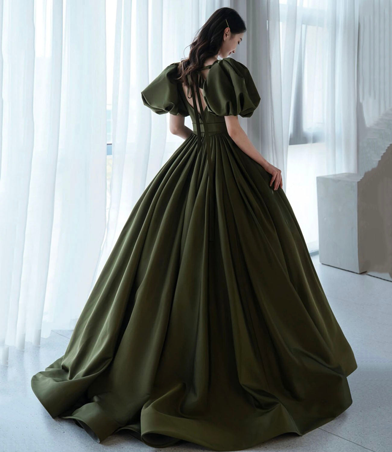 Robe de princesse longue en satin vert coupe A 10192