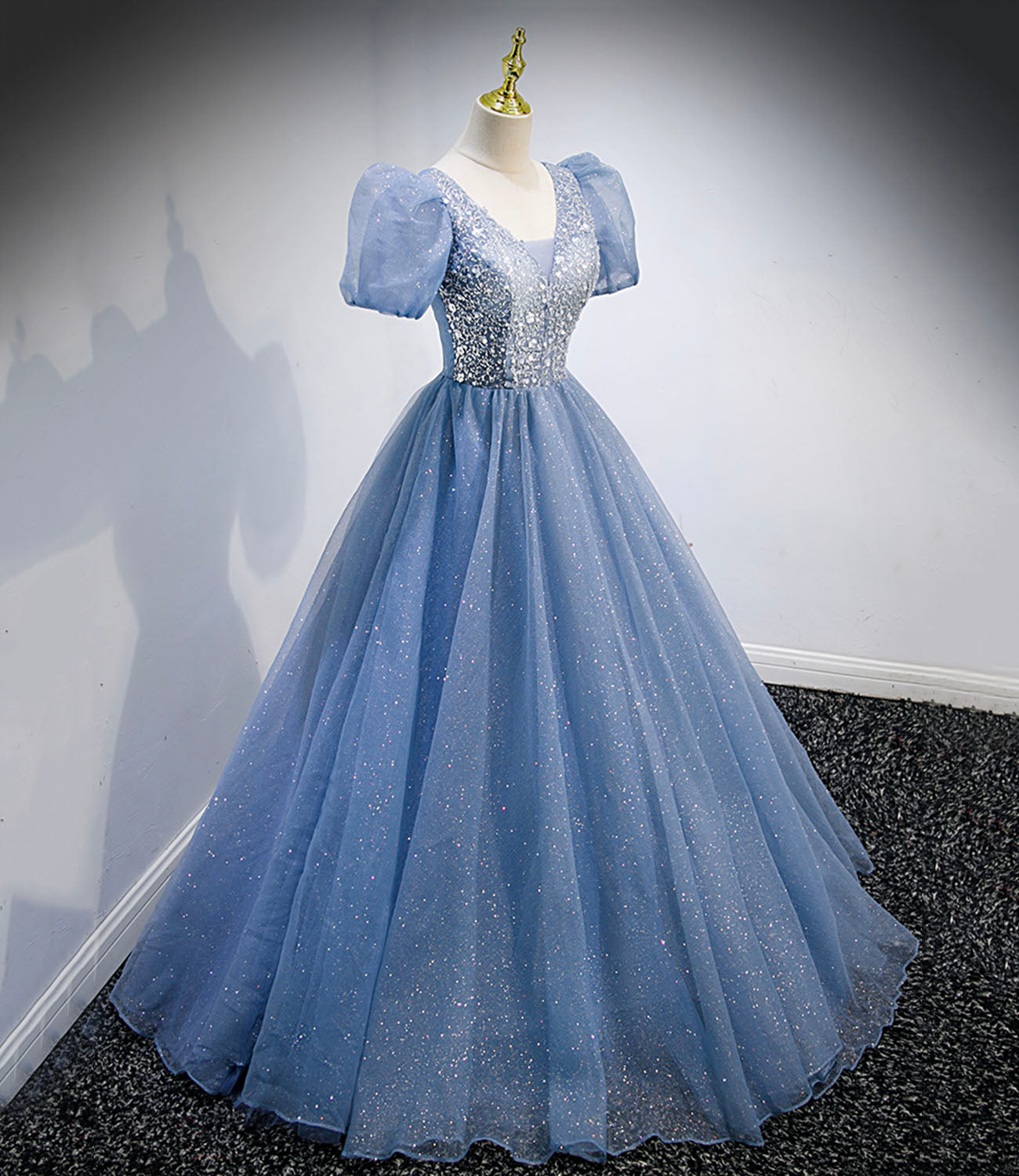 Robe de soirée longue en tulle bleu à paillettes 10159