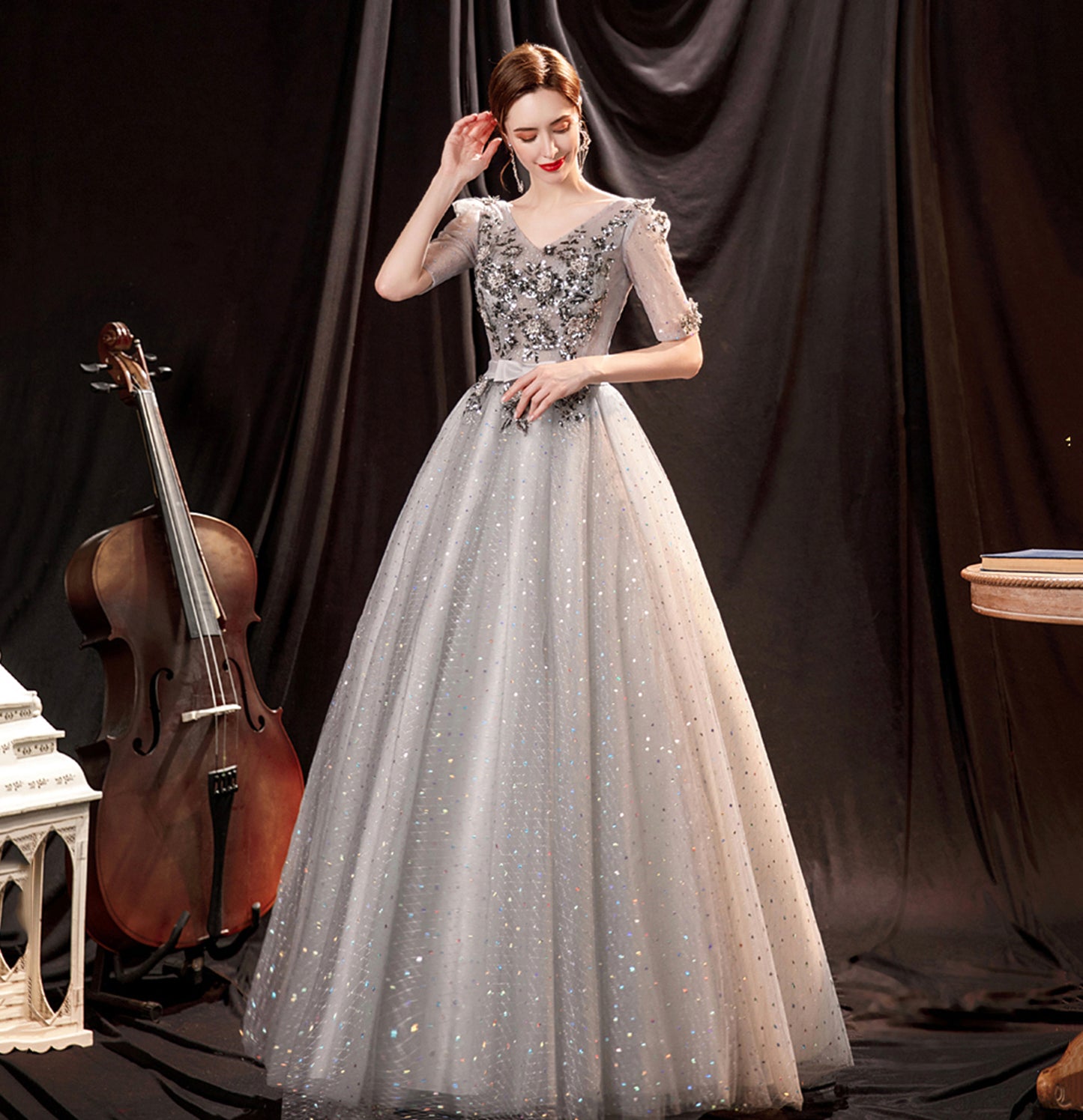 Langes Ballkleid aus grauem Tüll mit Pailletten, formelles Kleid 10147
