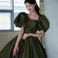 Robe de princesse longue en satin vert coupe A 10192