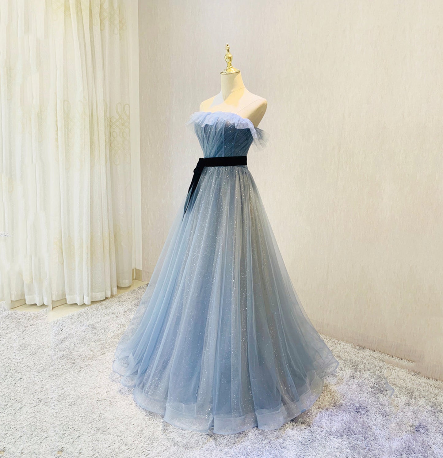 Langes Ballkleid aus blauem Tüll mit Pailletten, blaues Abendkleid 10045