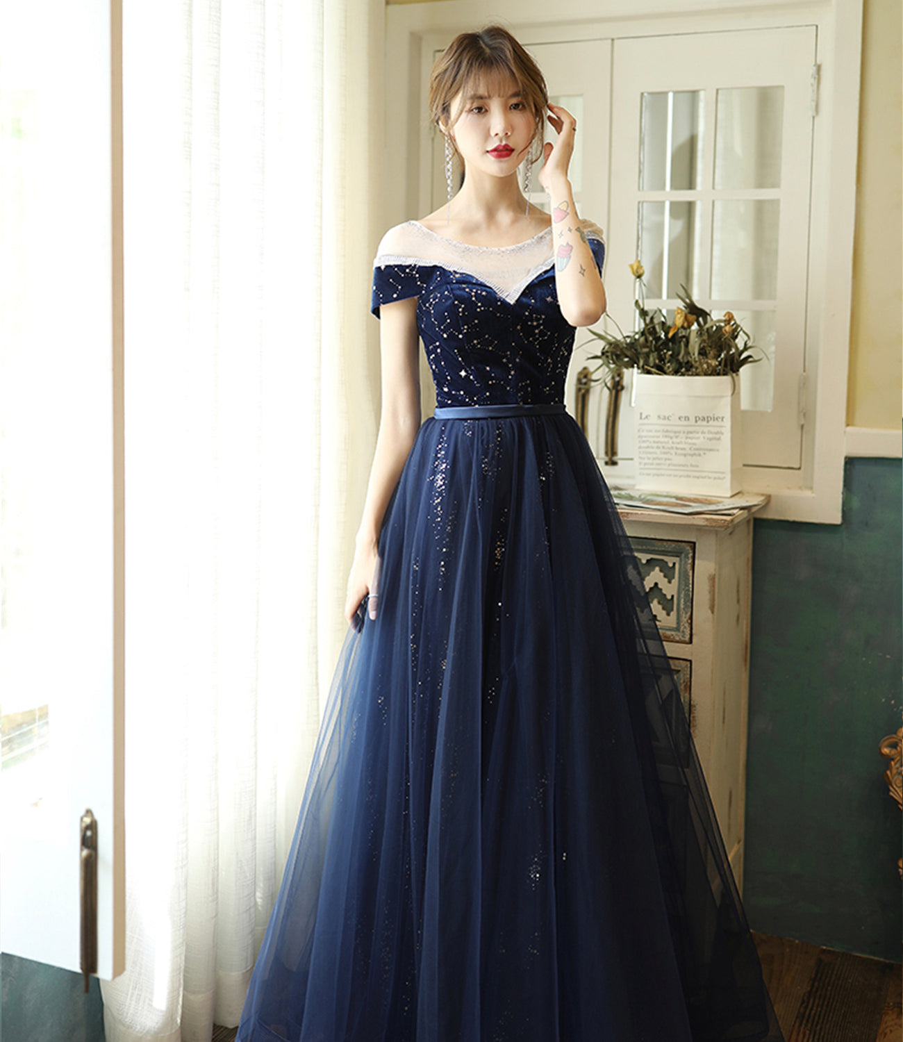 Robe de soirée longue en tulle et velours bleu 10384