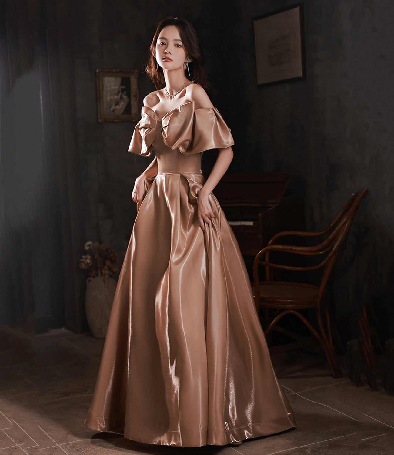 Robe de soirée longue en satin avec joli nœud 10382