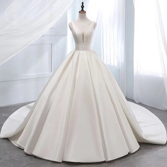 Robe de soirée longue en satin blanc à col en V 8870