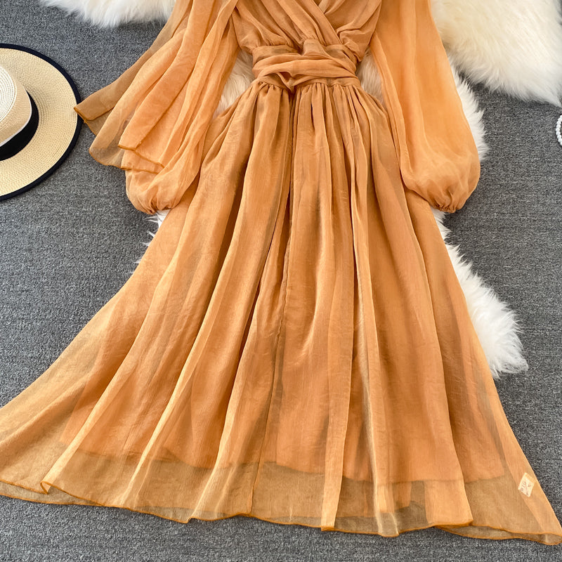 Süßes weiches Chiffonkleid mit V-Ausschnitt, modisches Mädchenkleid und Schal 10791