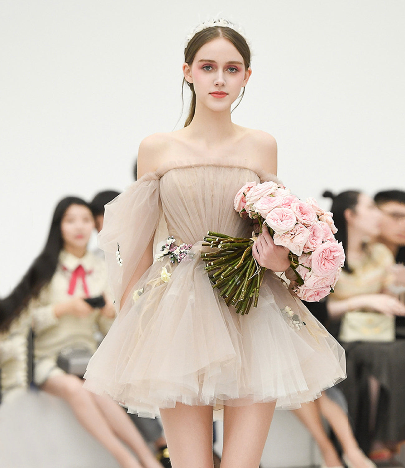 Robe de bal courte en tulle et dentelle mignonne 10346