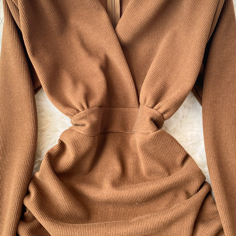 Robe sexy à manches longues et col en V 10842 
