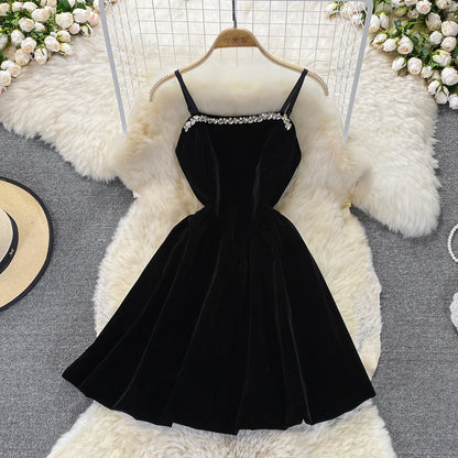 Schwarzes kurzes Samtkleid Schwarzes Modekleid 10711