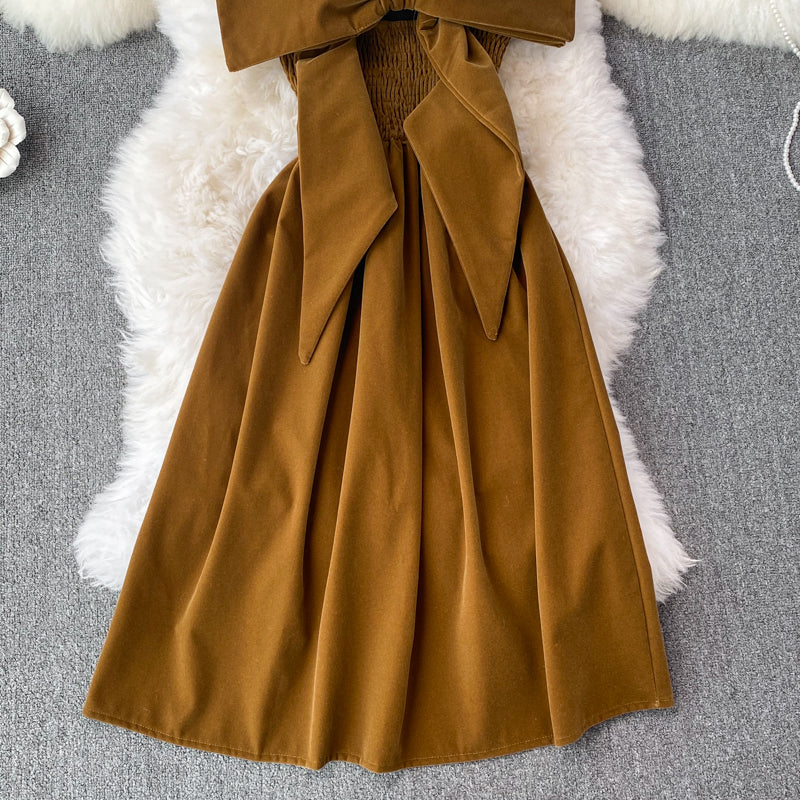 Süßes rückenfreies Kleid aus Samt mit Schleife Modekleid 10848 