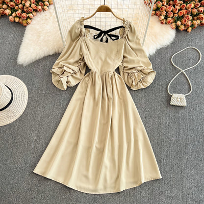 Süßes Kleid mit Schleife und Puffärmeln 10724