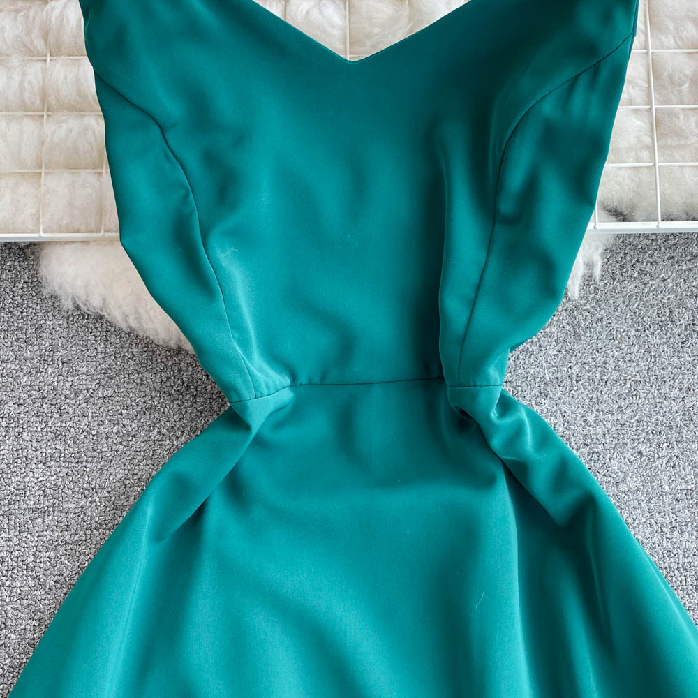 Einfaches kurzes Kleid mit V-Ausschnitt A-Linie Modekleid 10702