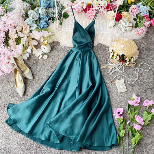 Elegantes A-Linienkleid aus Satin mit V-Ausschnitt Modekleid 10857