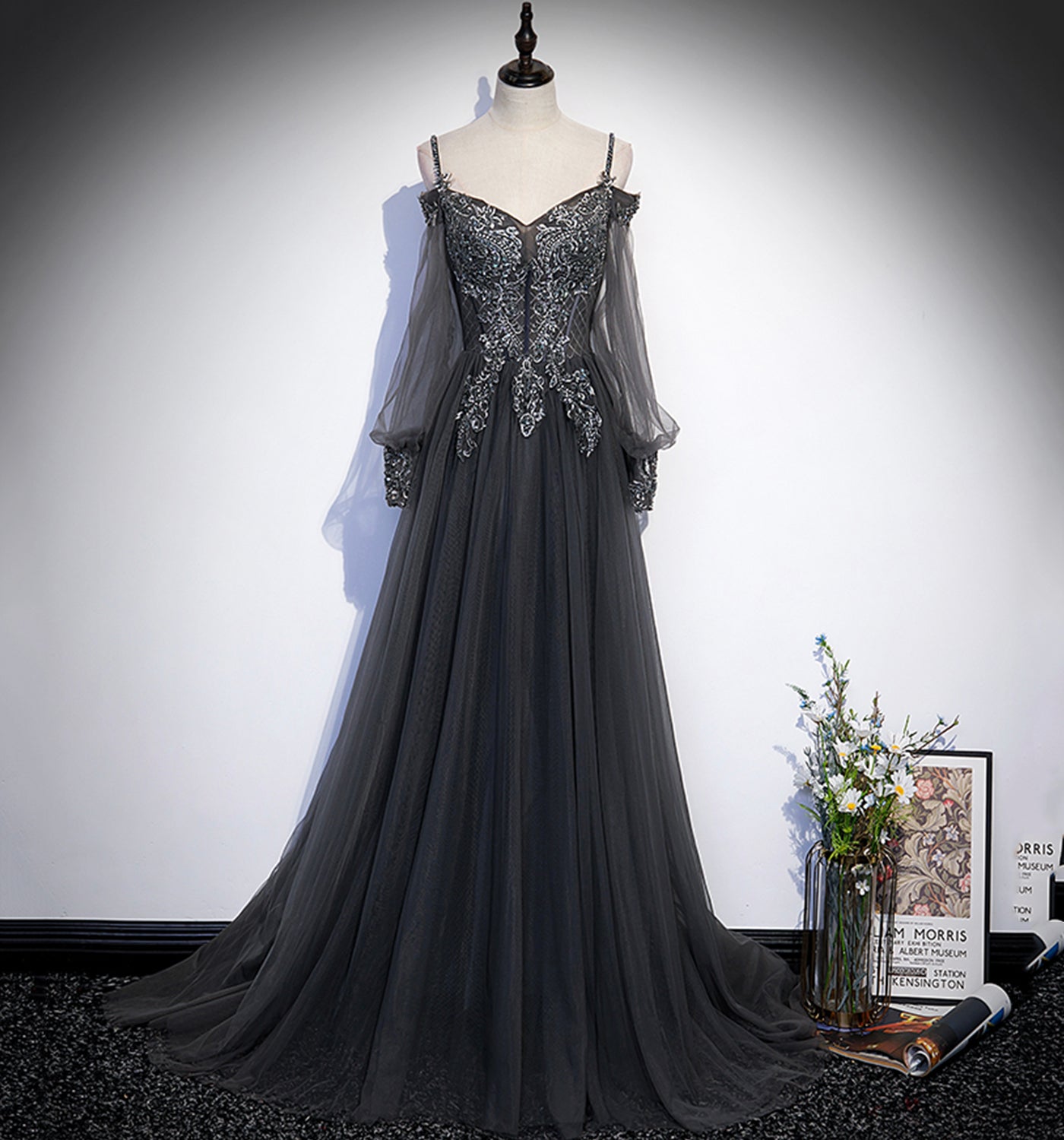 Langes Ballkleid aus grauer Tüllspitze A-Linie Abendkleid 10109