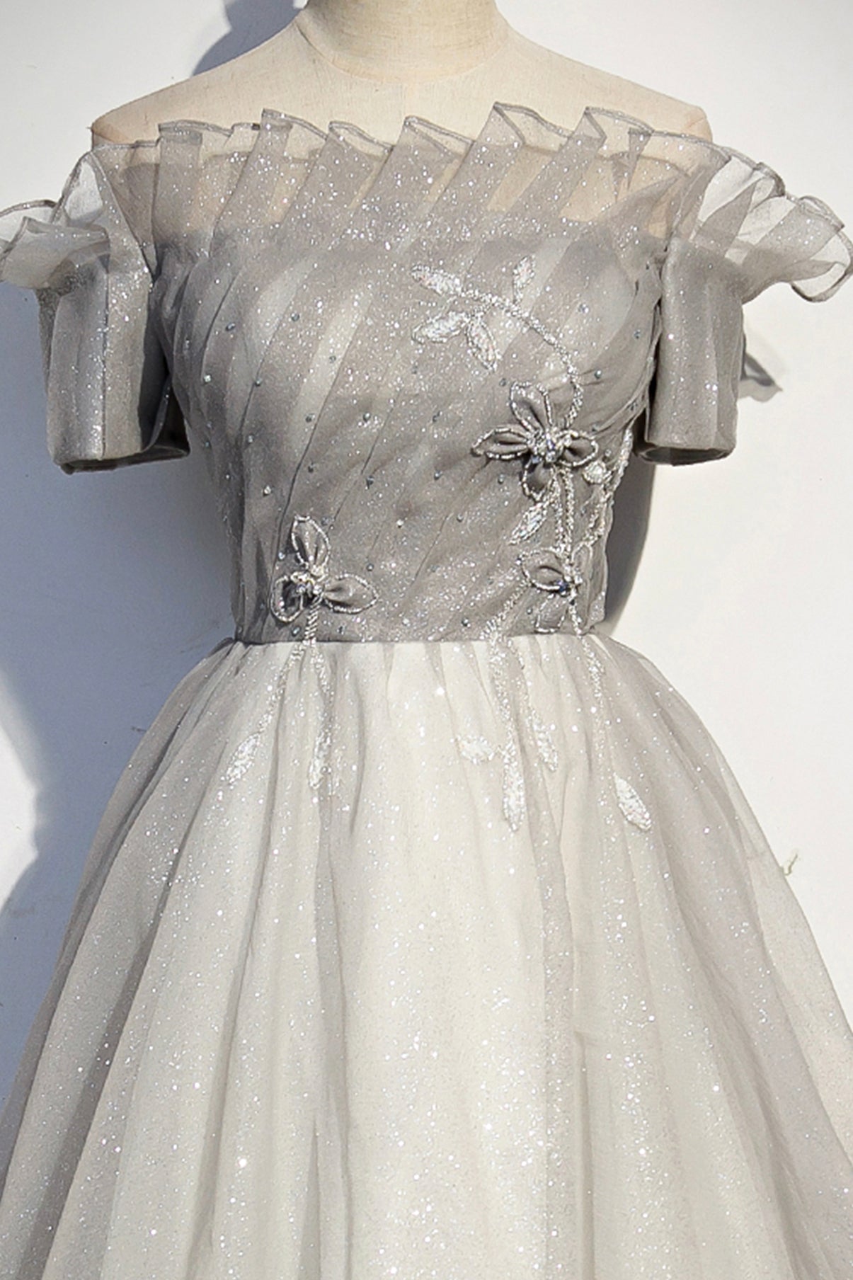 Langes Ballkleid aus silbernem Tüll, formelles Kleid 8598