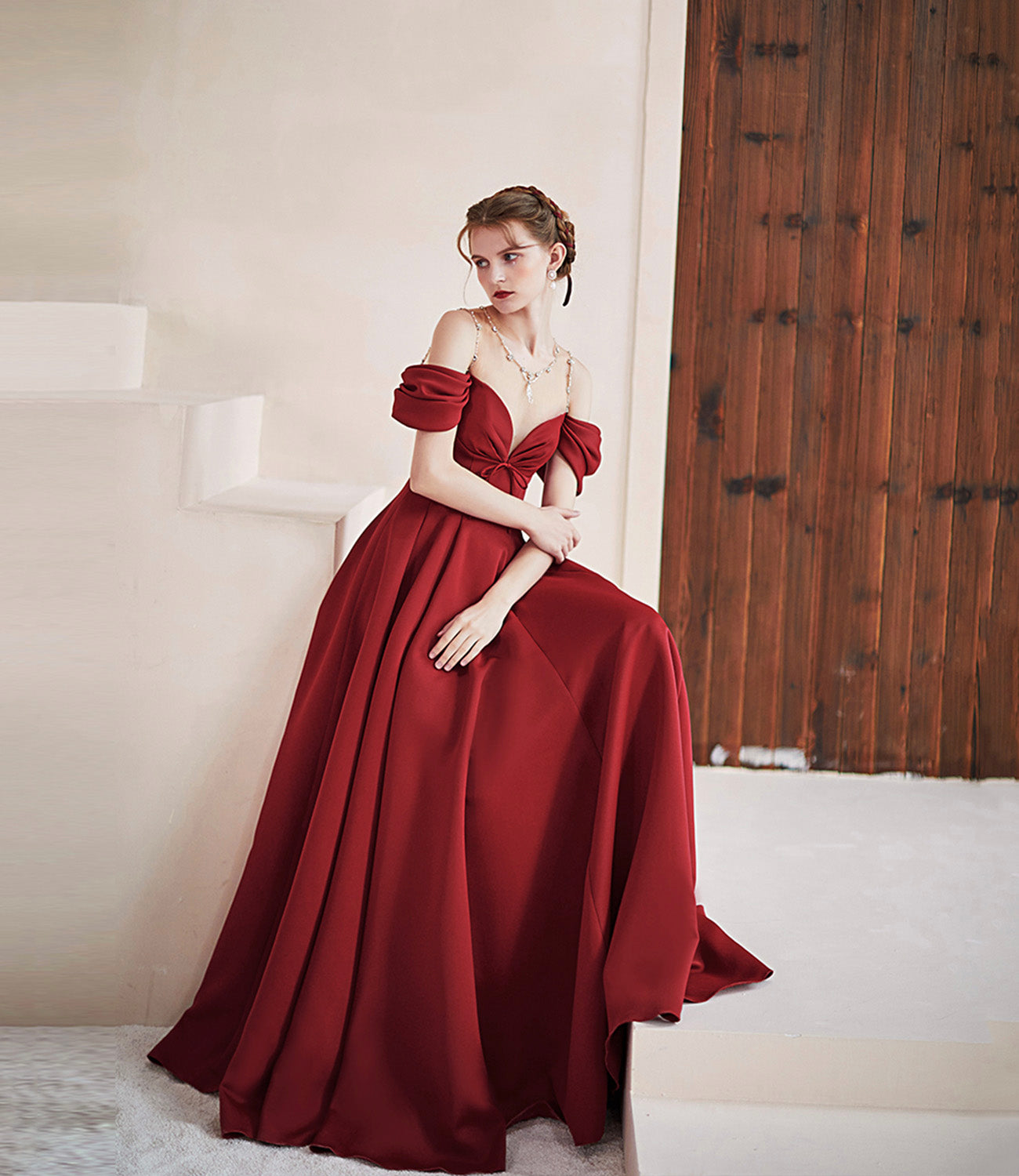 Langes Ballkleid aus Burgund-Satin A-Linie Abendkleid 10578