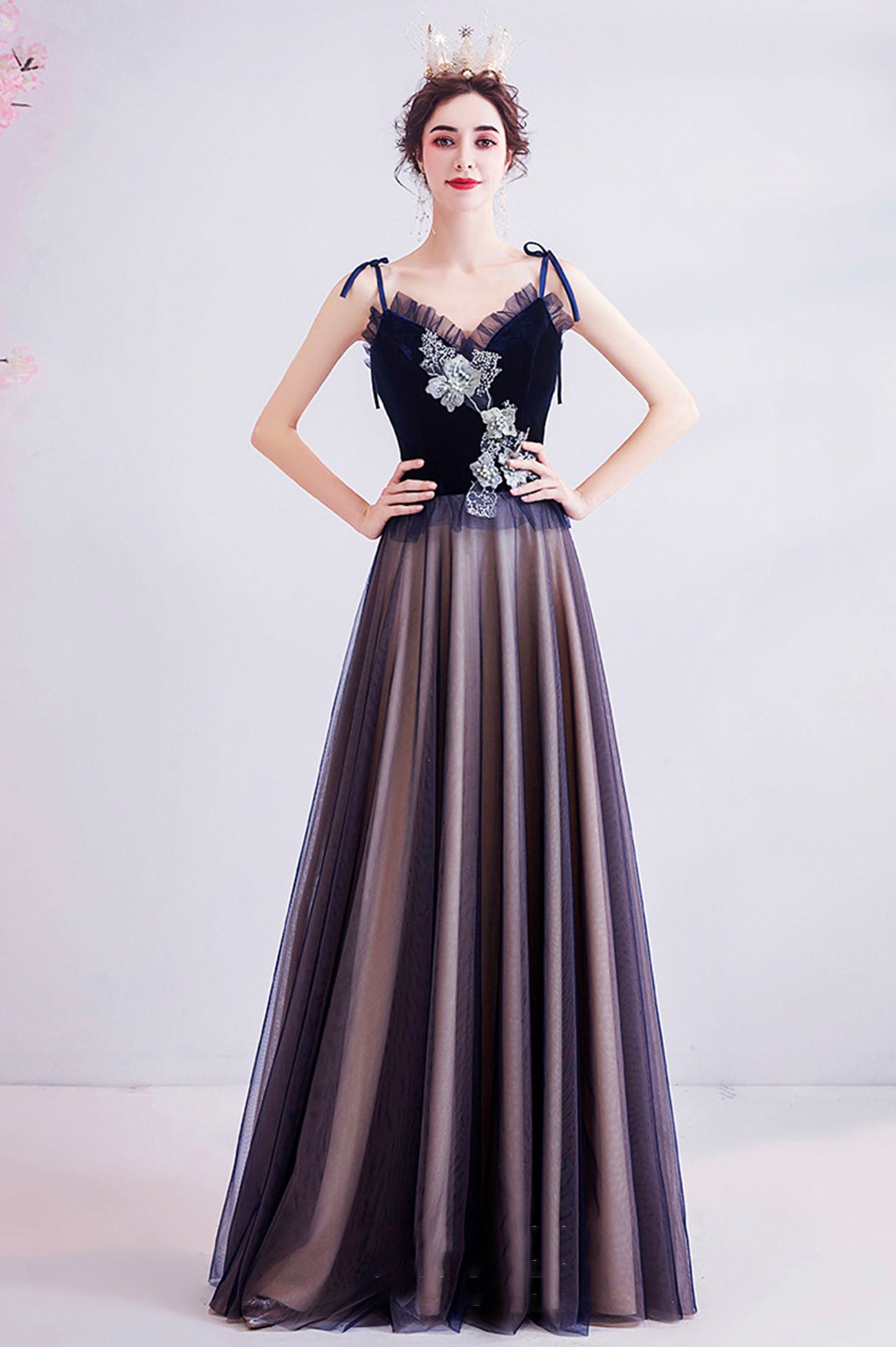 Robe de soirée longue en tulle bleu et dentelle 10617