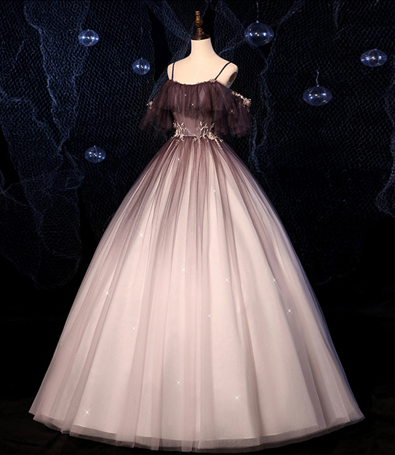 Braunes, zartes, florales Applikationen-Abendkleid in A-Linie und langem Tüll 8721