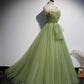 Grünes langes Ballkleid aus Tüll Abendkleid in A-Linie 10651