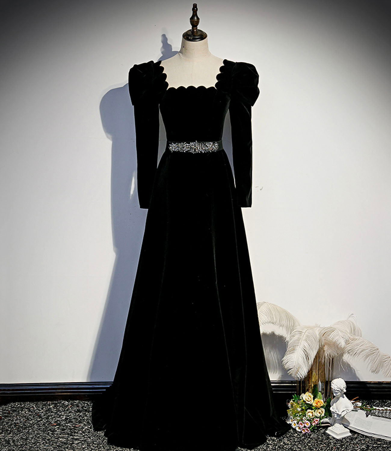 Langes Ballkleid aus schwarzem Samt Abendkleid in A-Linie 10330