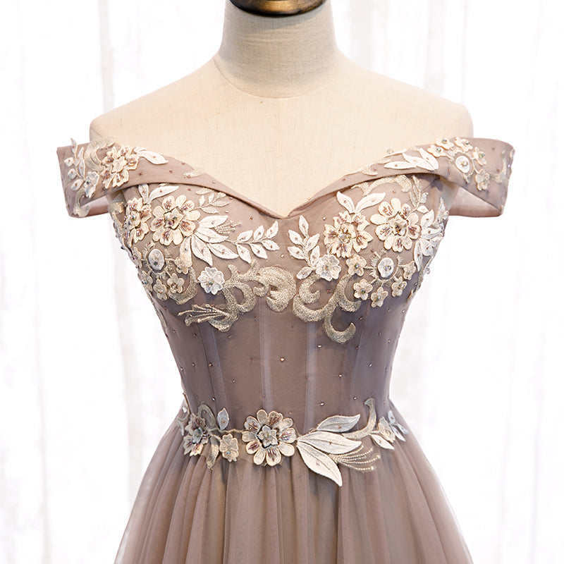 Elegantes langes Ballkleid aus Tüllspitze 8320